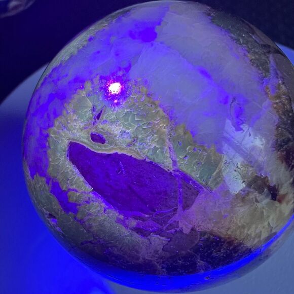 Septarian Crystal Sphere with UV‎ Reaction (1) - Picture 6 of 14